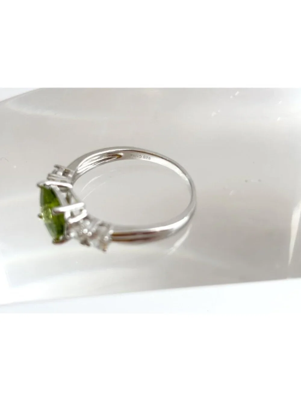 Peridot Cushion Cut Gemstone CZ Lined Sterling Silver 925 Vintage Ring - sz 11